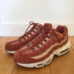 Nike Air Max 95 LX (Women’s)